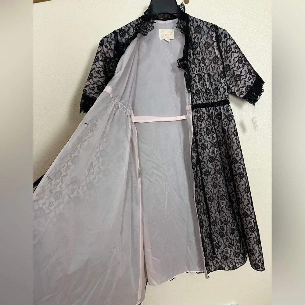 Union Made Fashions by Marilyn Pink with Black Lace Overlay Belted Robe Small
